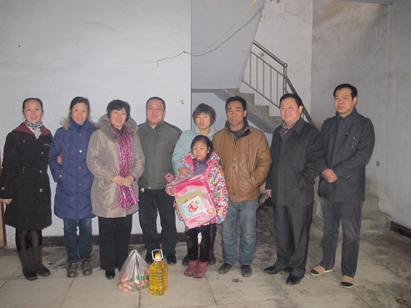 春節(jié)慰問送溫暖-黨政關(guān)懷暖人心-益和熱力公司開展“送溫暖、獻(xiàn)愛心”活動